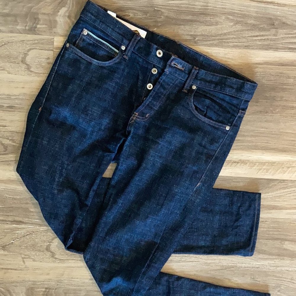 Naked & Famous Denim Super Skinny Guy - Ryu Hadoken Selvedge - Navy / 32